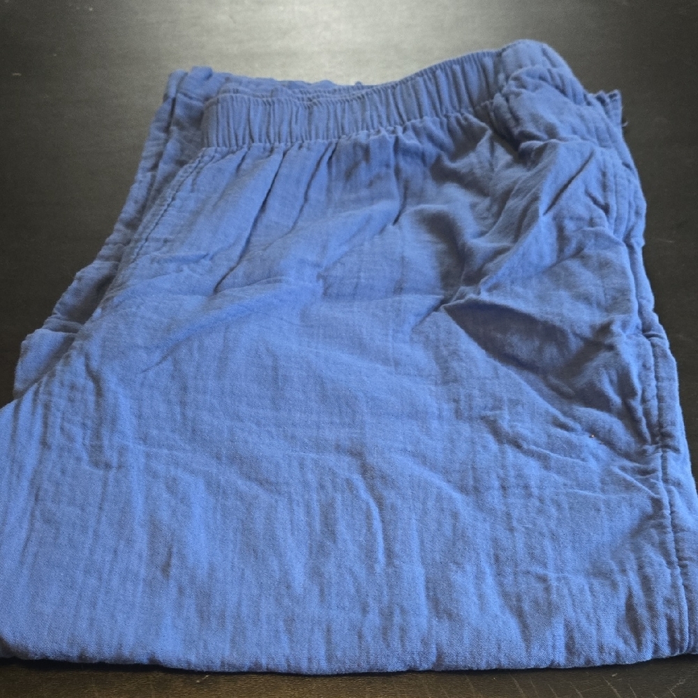 Old Navy Hugh Waisted Crinkle Gauze Super Wide Leg Pants